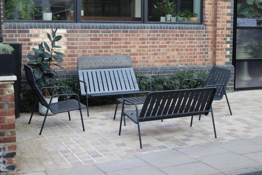 Stripe Steel Outdoor Lounge Seating Furniture For Colleges and